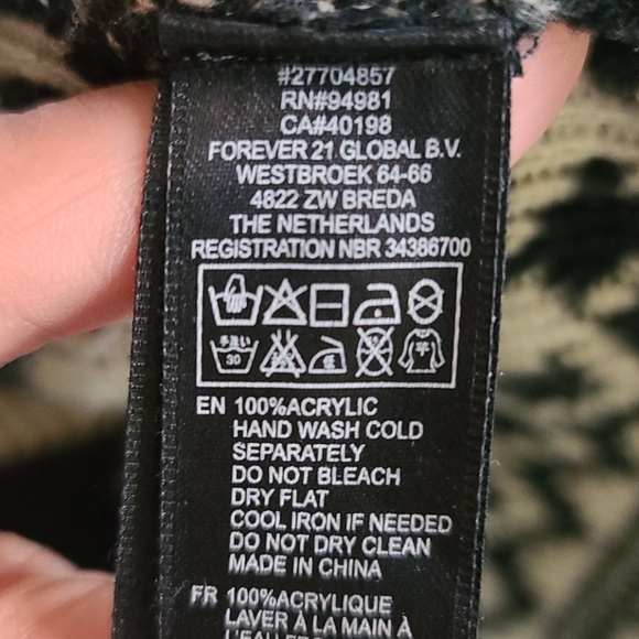 Used sweater - Picture 6 of 6